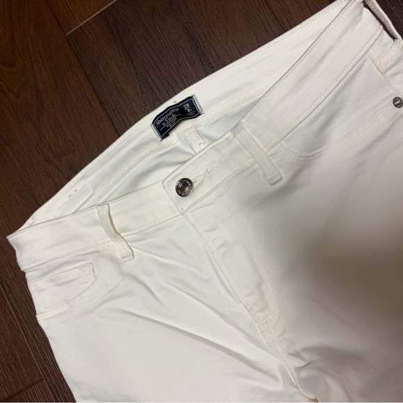 Abercrombie & Fitch mid rise boot cut jeans white womens size 29/8R - Picture 5 of 5
